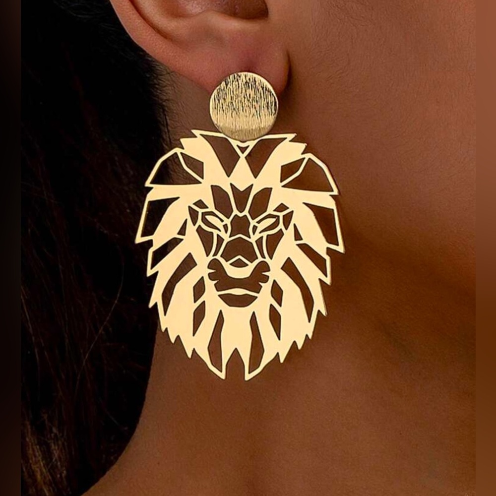 New::::  lionhead earrings large size gold tone